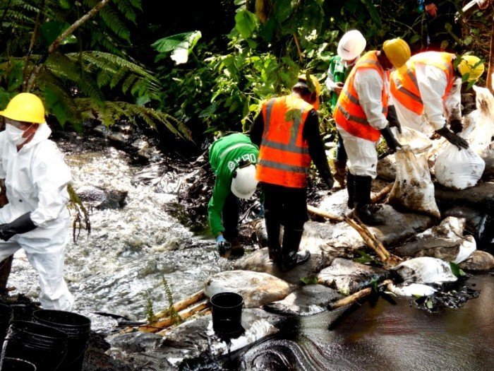 Se verificó que la empresa instaló barreras de contención en el cauce de la quebrada Inayo.