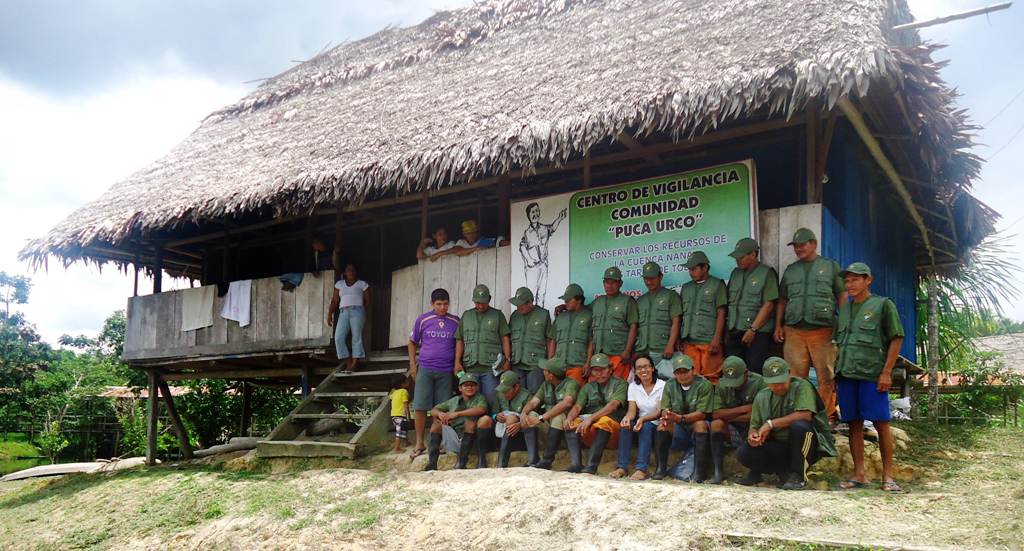 Foto nº01- Comite de control y vigilancia comunal.C.C. Puca Urco-río Nanay. Tomado por Juan Falcon Comteivos_spda