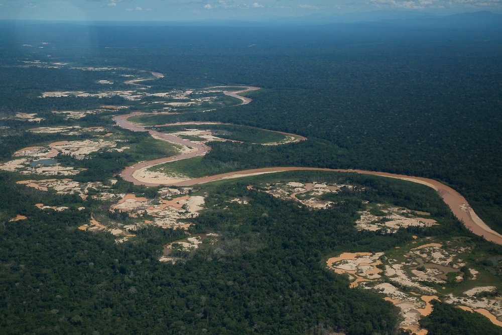 Solo el río Malinowski separa la minería ilegal de la RN Tambopata. Se teme que la devastación pronto alcance a la reserva. Foto: Bernie Moreno / SPDA