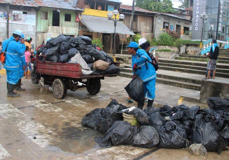 Iquitos: voluntarios recogieron casi una tonelada de basura en puerto ...