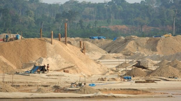 Estragos de la minería informal en el distrito de Huepetuhe, Madre de Dios. Foto: El Comercio