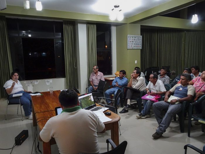 Reunión entre representantes de Serfor y reforestadores de Madre de Dios