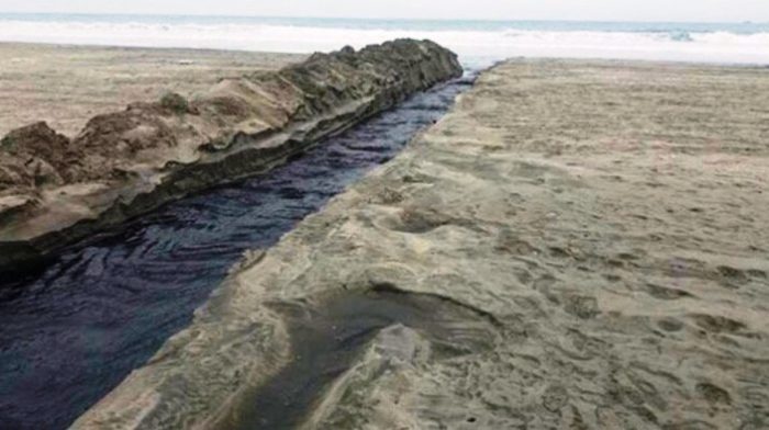 playa-arica-aguas-servidas