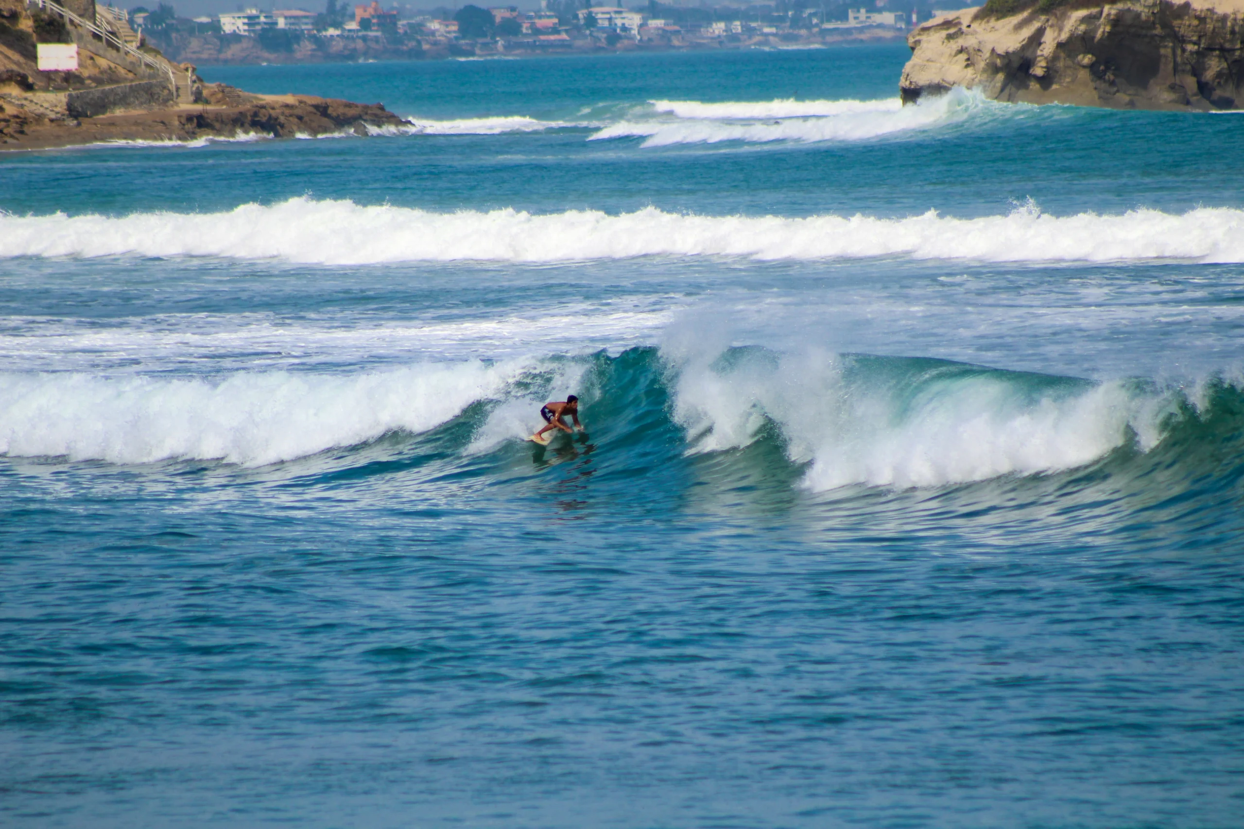 Ola en playa de Ecuador