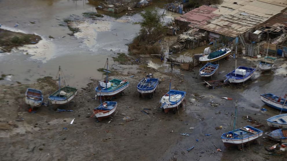 Daños causados por oleaje extremo en infraestructura costera de Piura